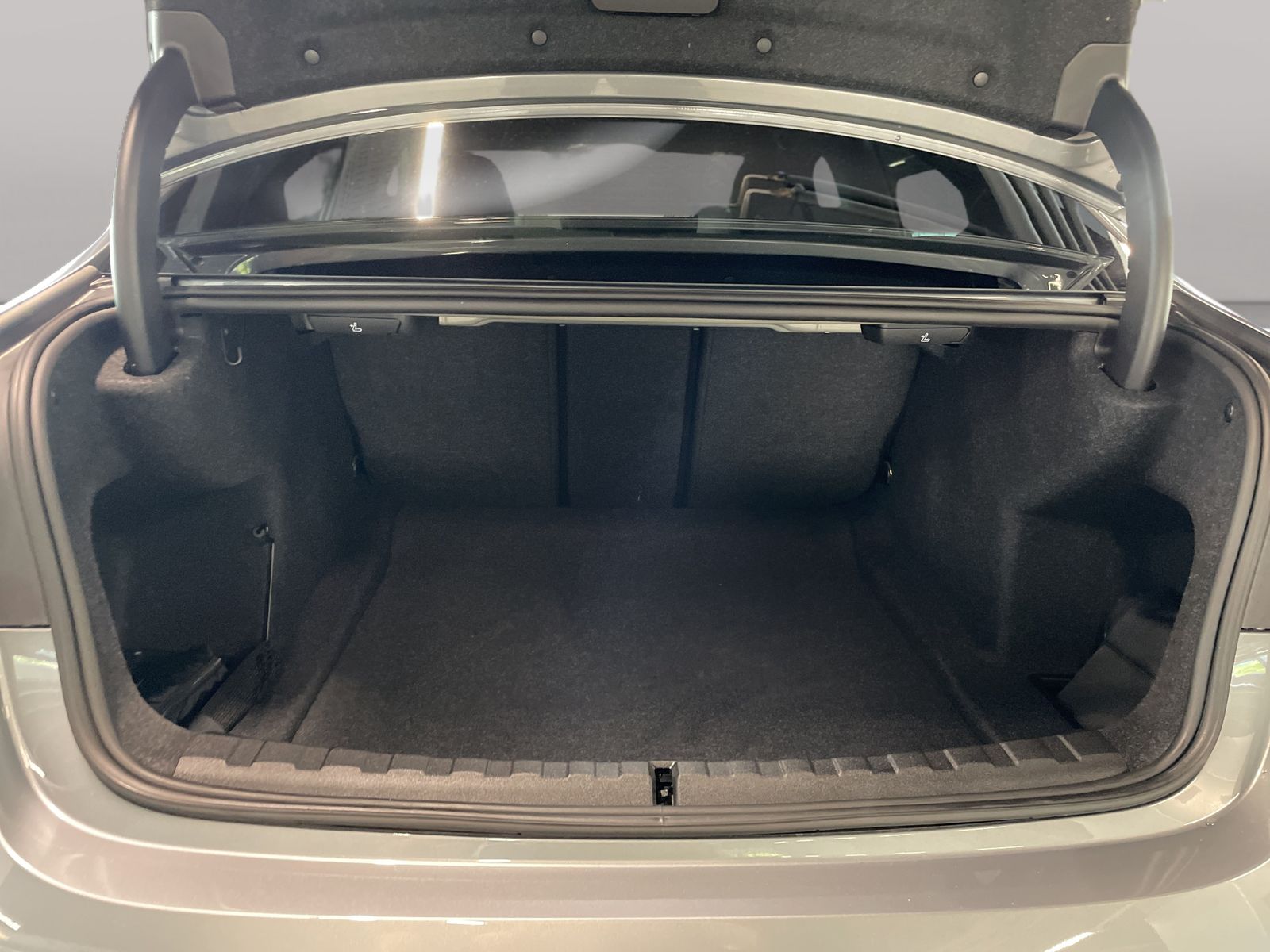 BMW 320i Limousine M Sport AHK LiveCockpitProf HiFi