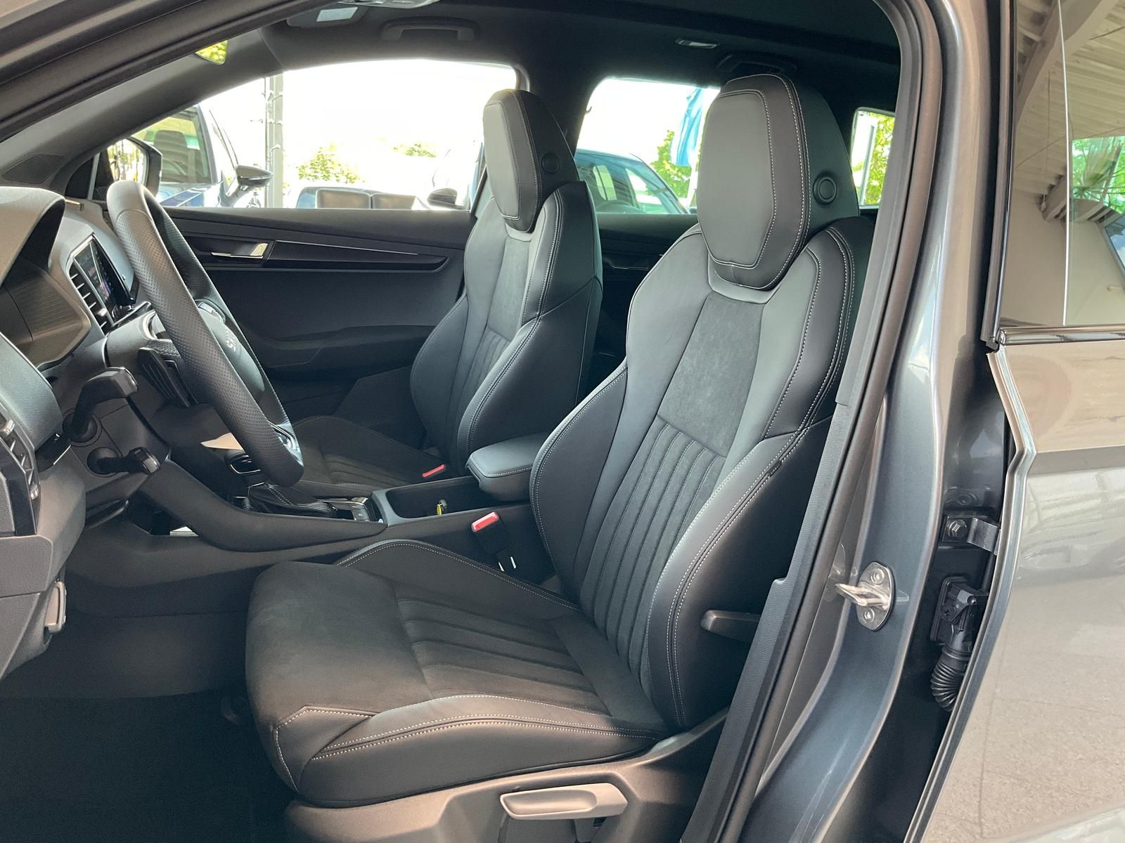 Skoda Karoq 2.0TSI Sportline 4x4 AHK Standheizung Alca