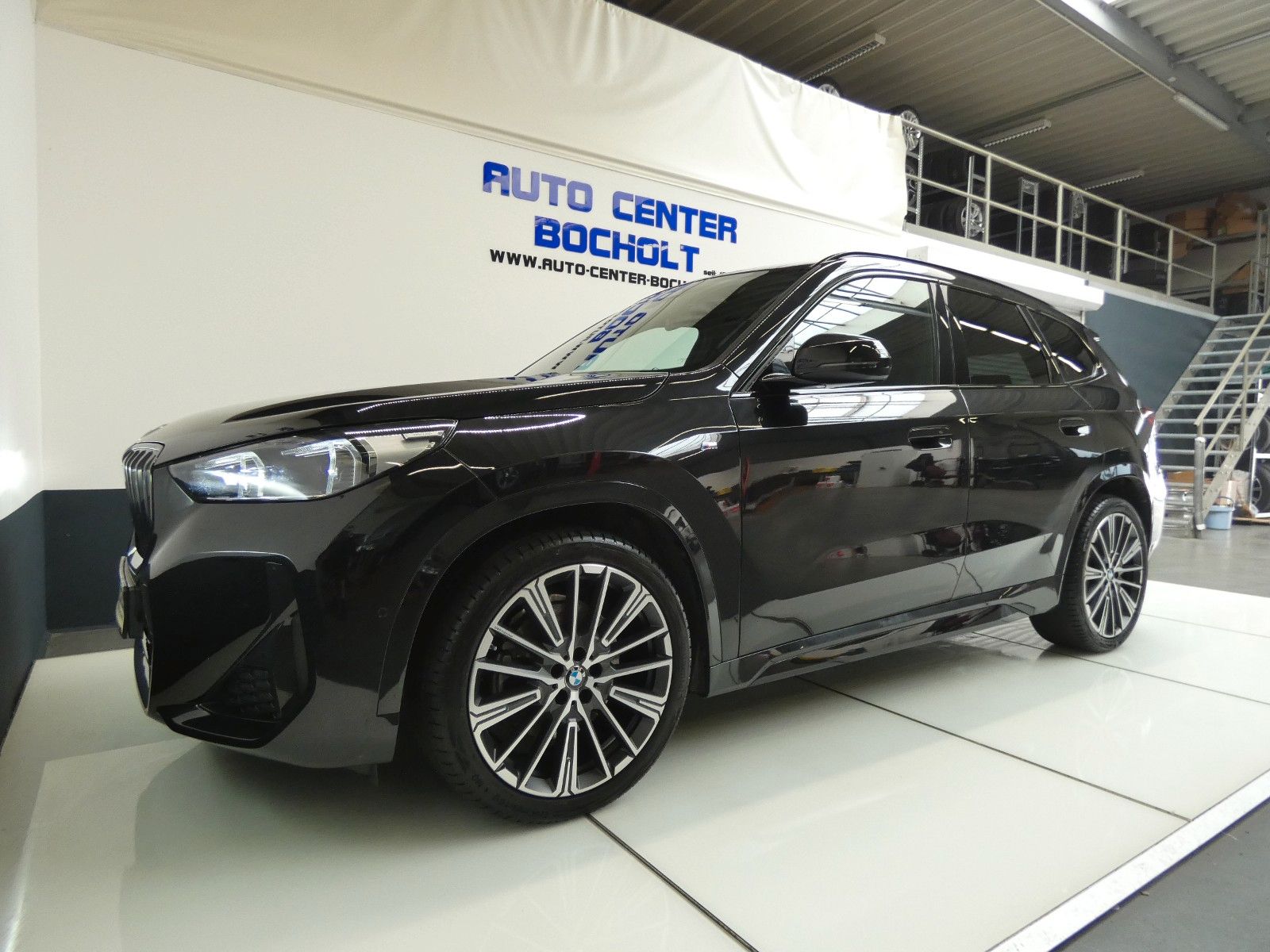 BMW X1 23d xDrive M Sportpaket - Samsaru's Car Outlet