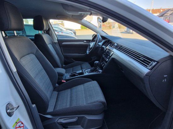 Volkswagen Passat Variant 1.6 TDI Business - Samsaru's Car Outlet