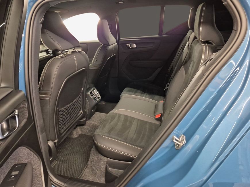 Volvo XC40 B3 Plus Dark - Samsaru's Car Outlet
