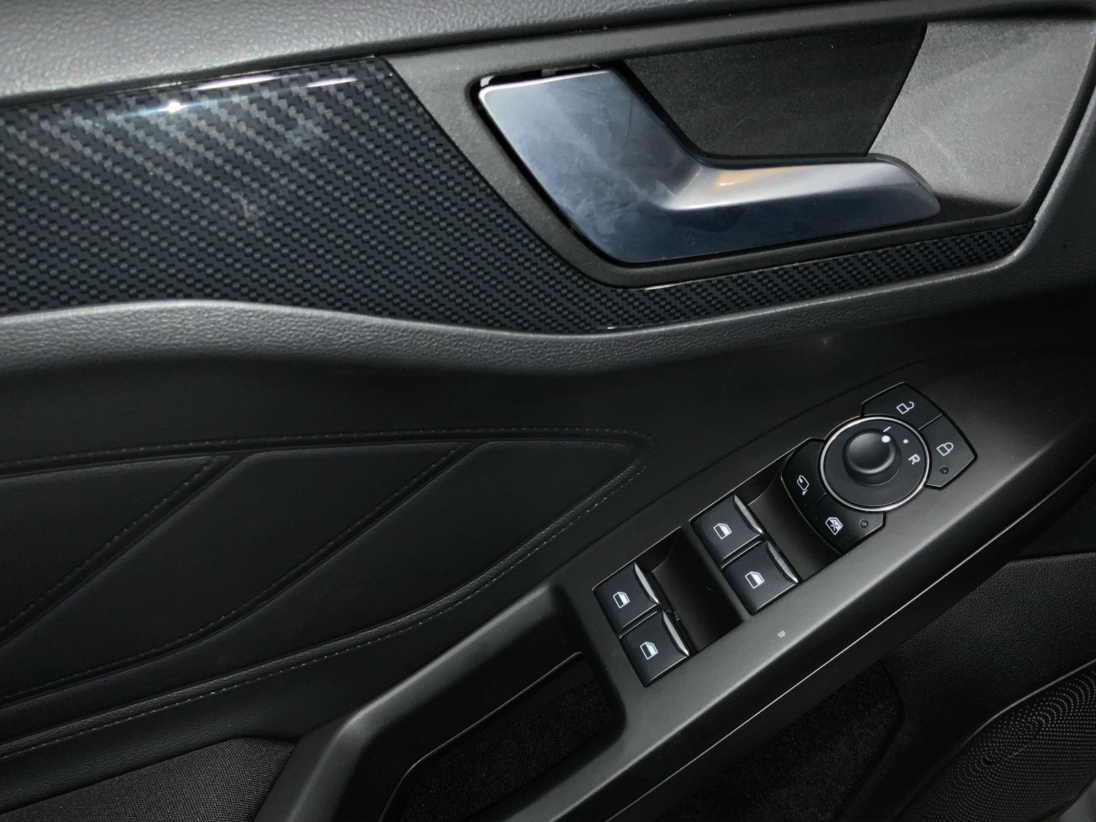 Ford Focus ST-Line X Turnier Aut.*AHK*ACC*HUD*KAM*NAV