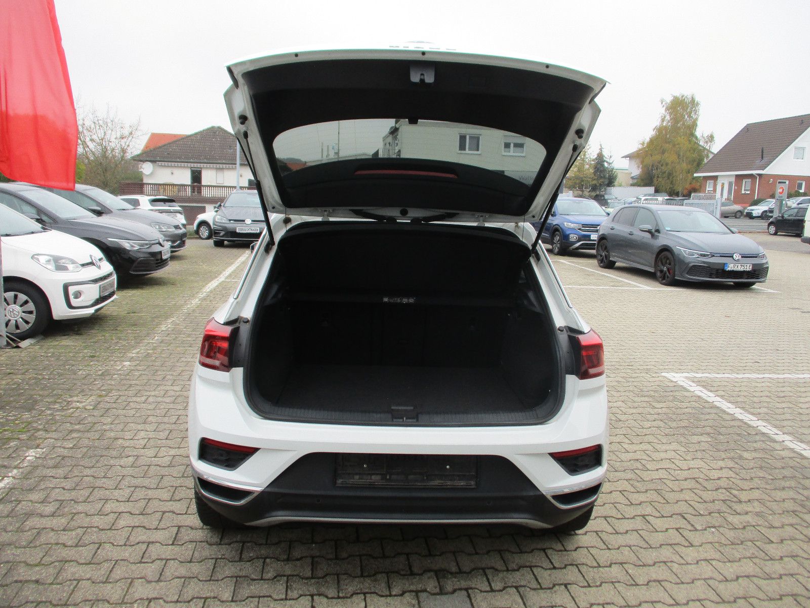 Volkswagen T-Roc Sport - Samsaru's Car Outlet