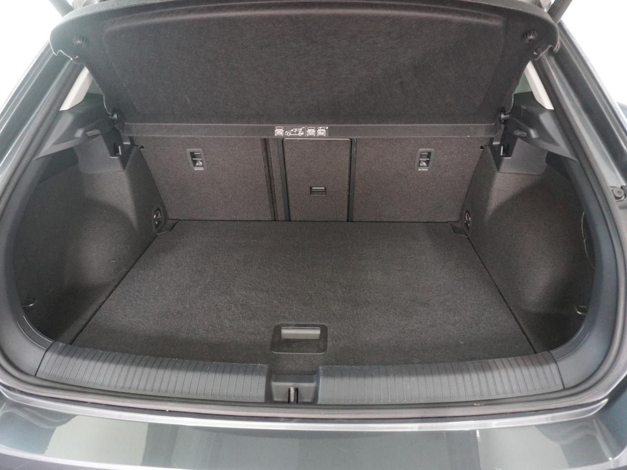 Volkswagen T-Roc Style 1.5 TSI - Samsaru's Car Outlet