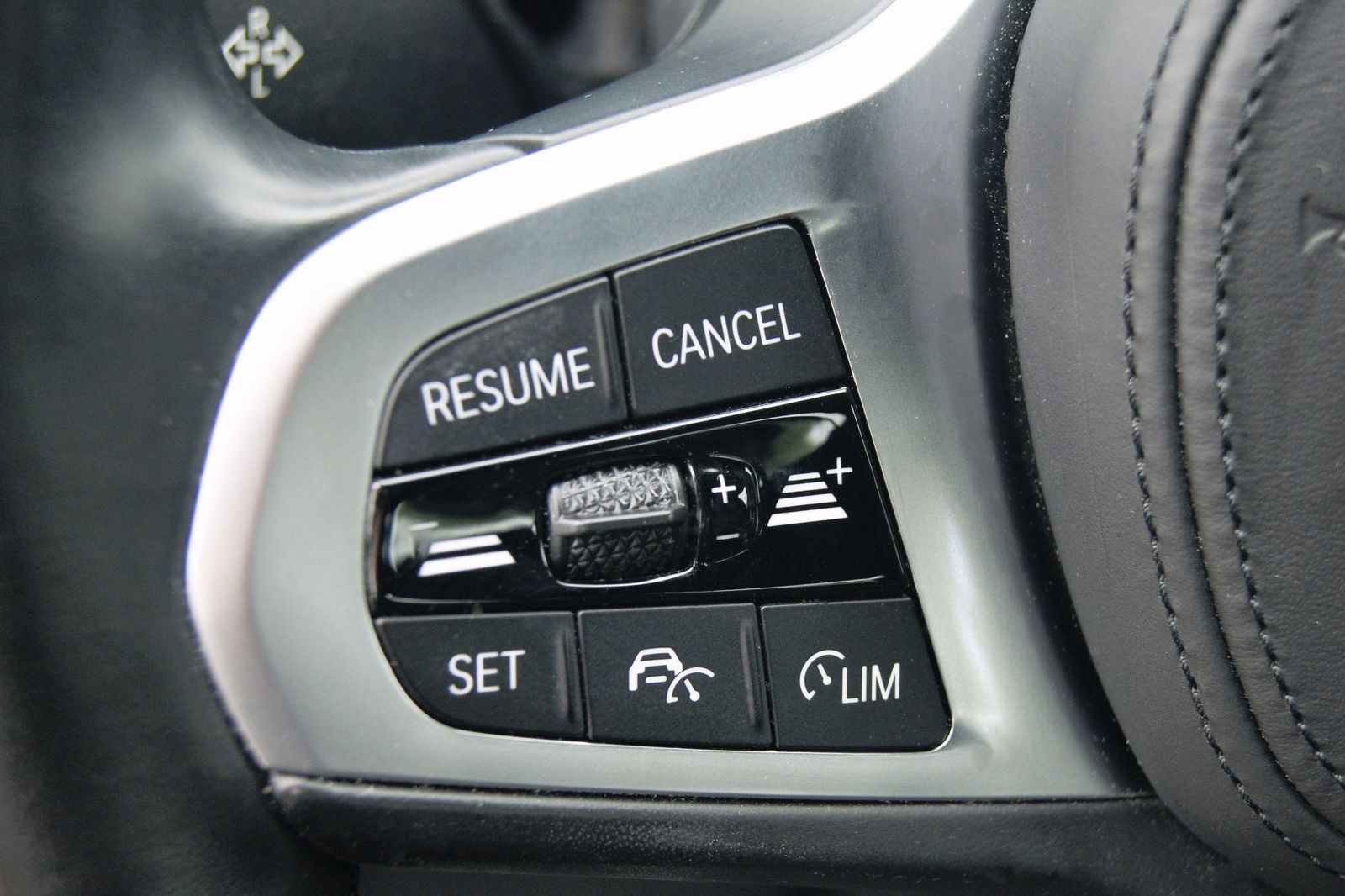 BMW 320d LIM SPORT-LINE - Samsaru's Car Outlet