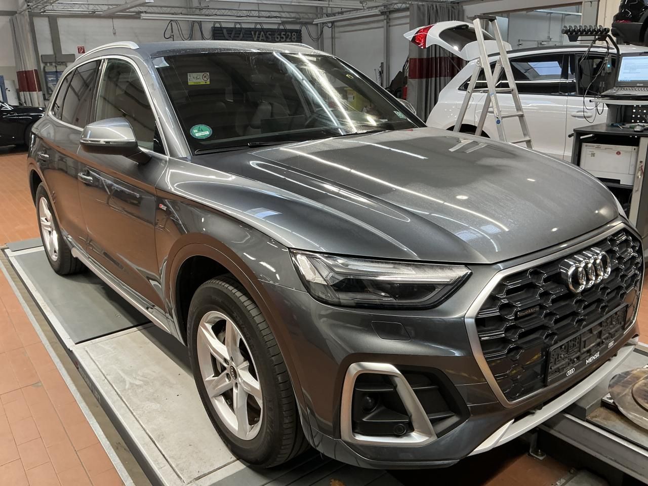 Audi Q5 50 TFSI e quattro S tronic S line Matrix|AHK
