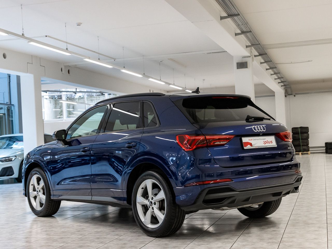 Audi Q3 S line 40 TFSI quattro - Samsaru's Car Outlet