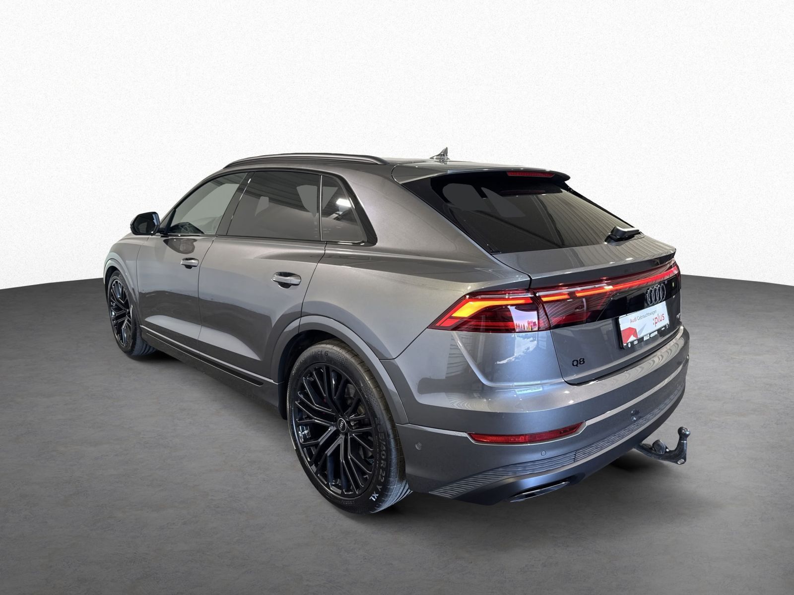 Audi Q8 50 TDI QUATT S LINE HD-MATRIX+PANO+AHK+RAUTE+