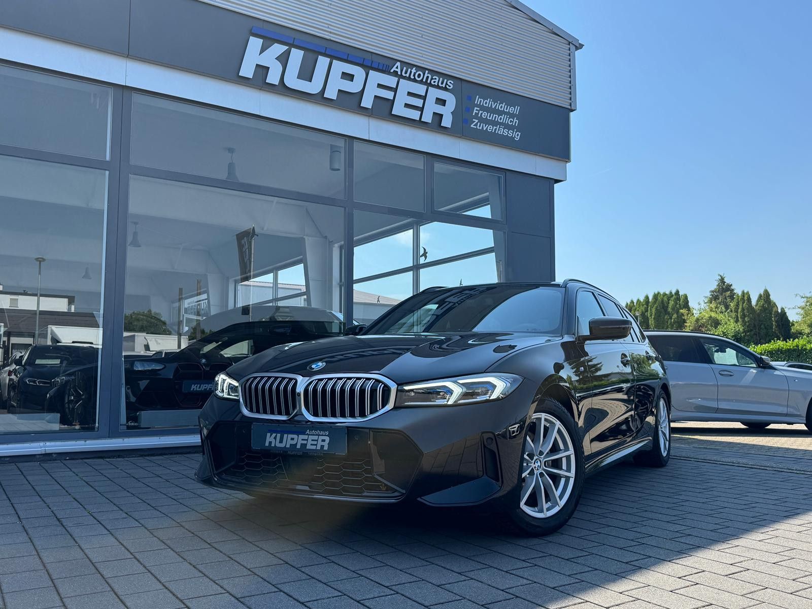 BMW 320 i Tour M Sportp. AHK°ACC°HeadUp+HIFI°-Ad.LED