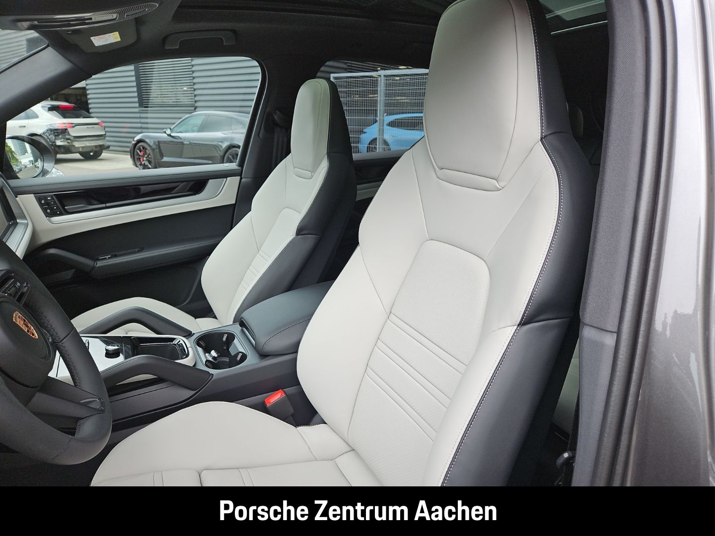 Porsche Cayenne E-Hybrid BOSE Panoramadach Luftfederung