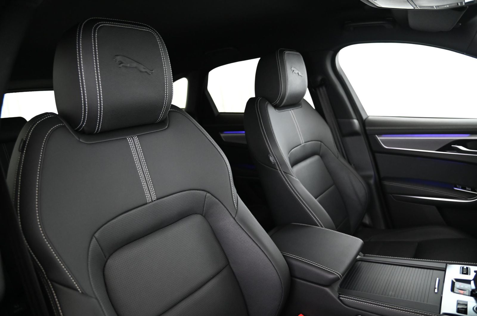 Jaguar F-Pace D200 AWD R-Dynamic SE NAVI/ACC/MERIDIA/20