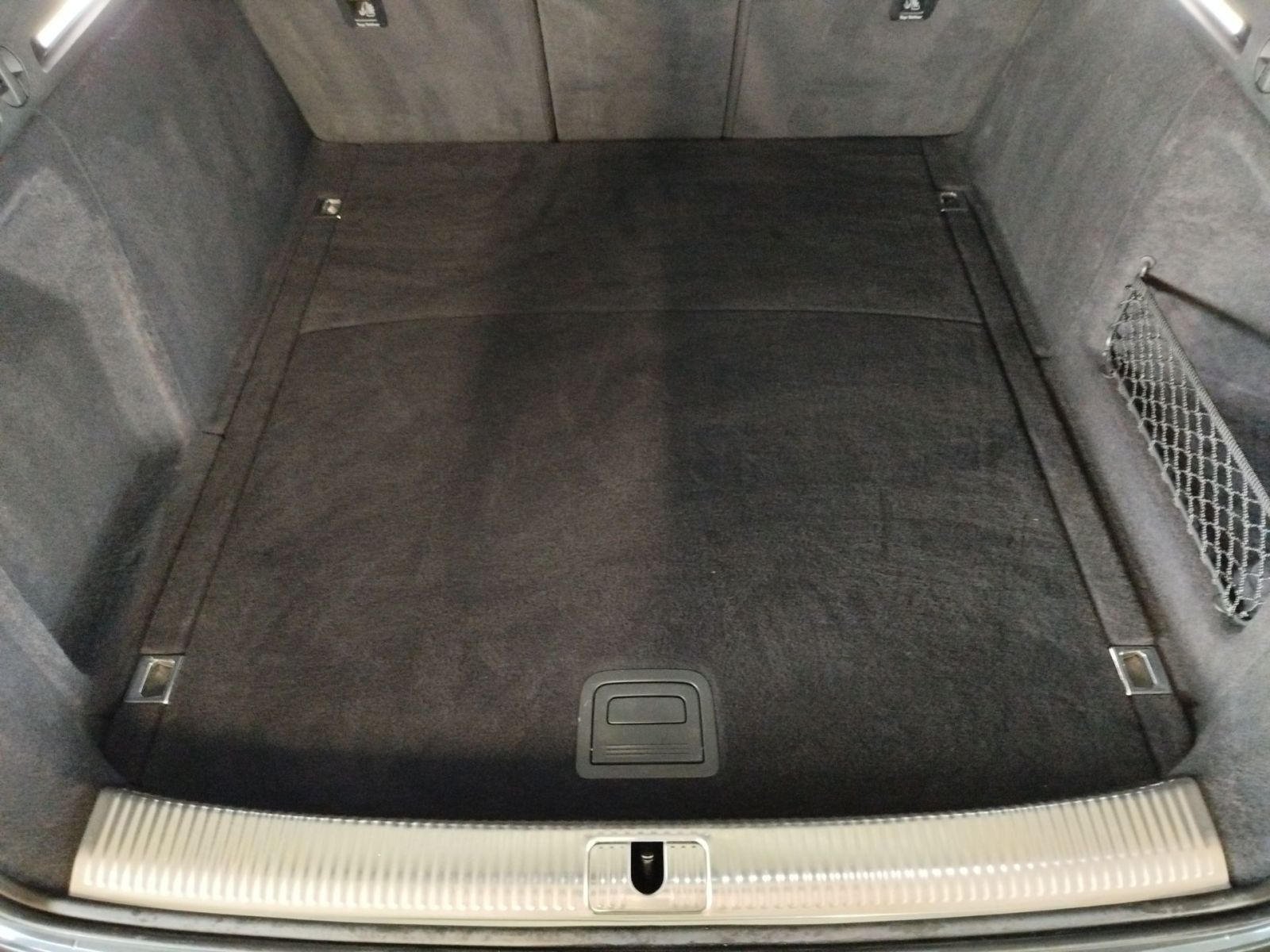 Audi A4 Avant 35 TDI advanced S tronic - Samsaru's Car Outlet