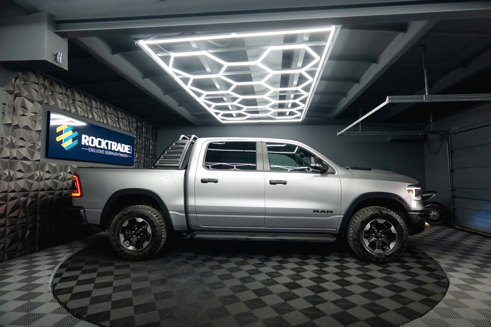 Dodge RAM 5.7 V8 HEMI 4x4 REBEL OFFROAD  AXLE LOCK 19%