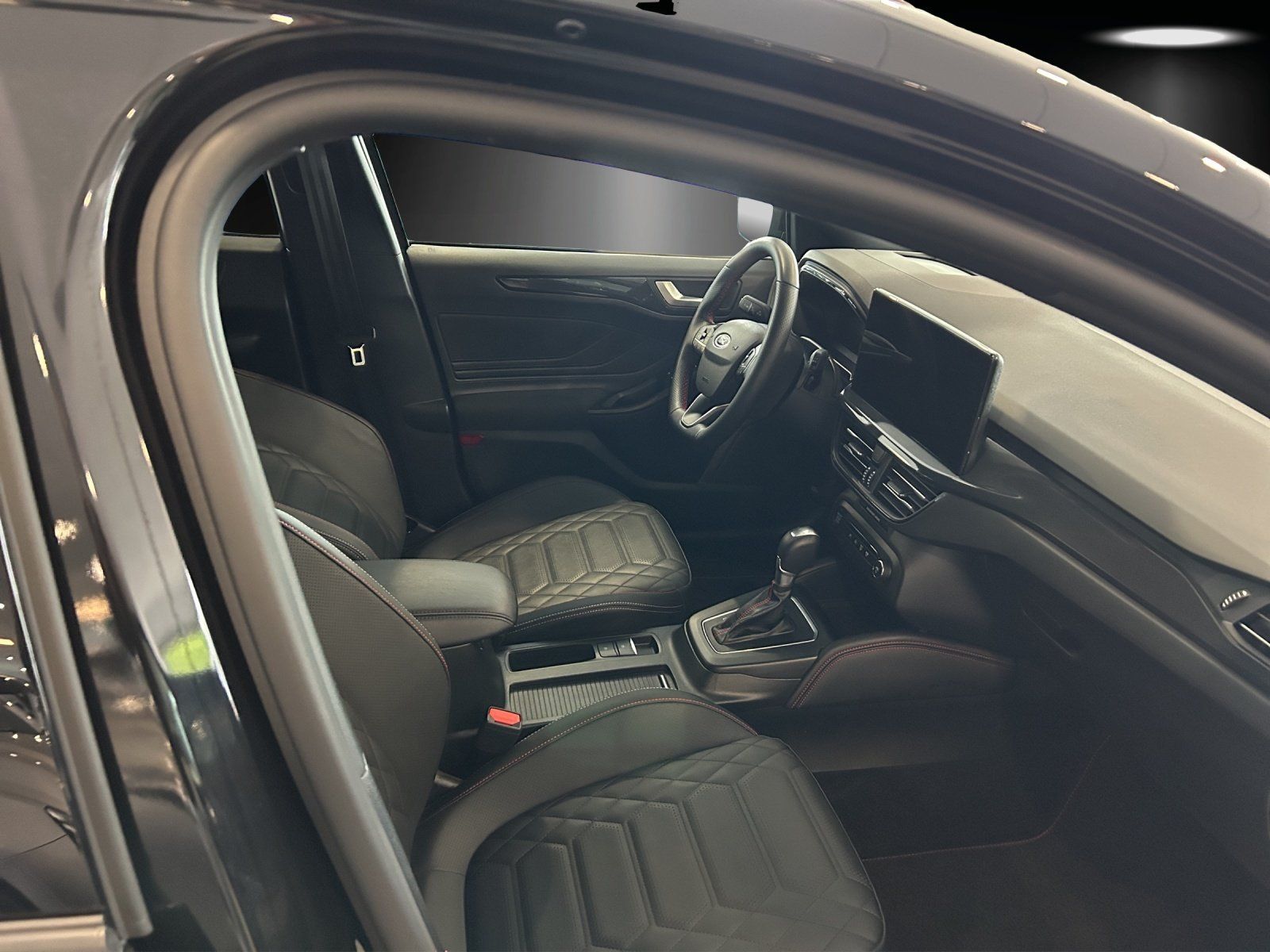 Ford Focus 1.0 ST-Line X Aut./LED/ACC/AHK/KAMERA/NAVI
