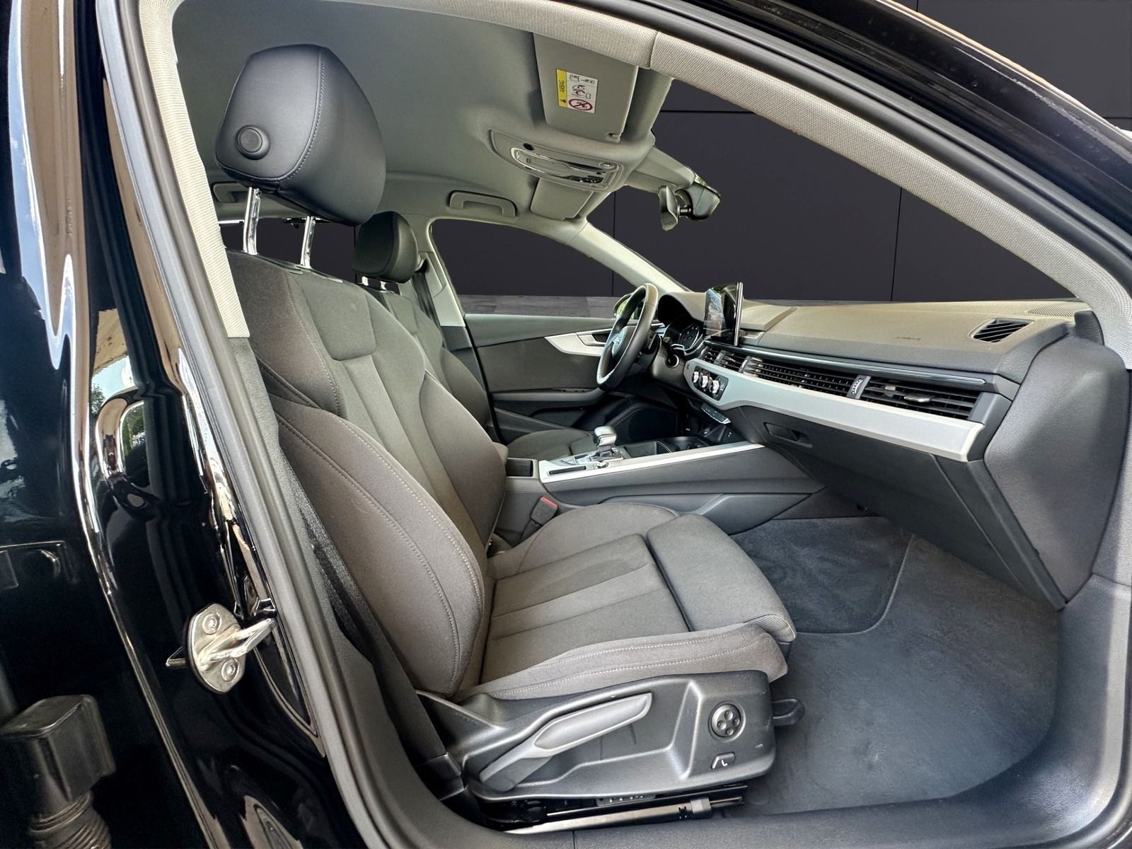 Audi A4 Avant 35 TDI Advanced - Samsaru's Car Outlet