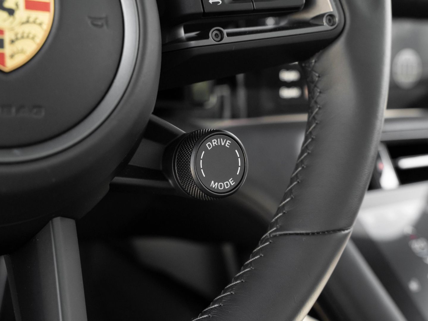 Porsche Taycan Turbo SportDesign u. Sport Chrono Paket