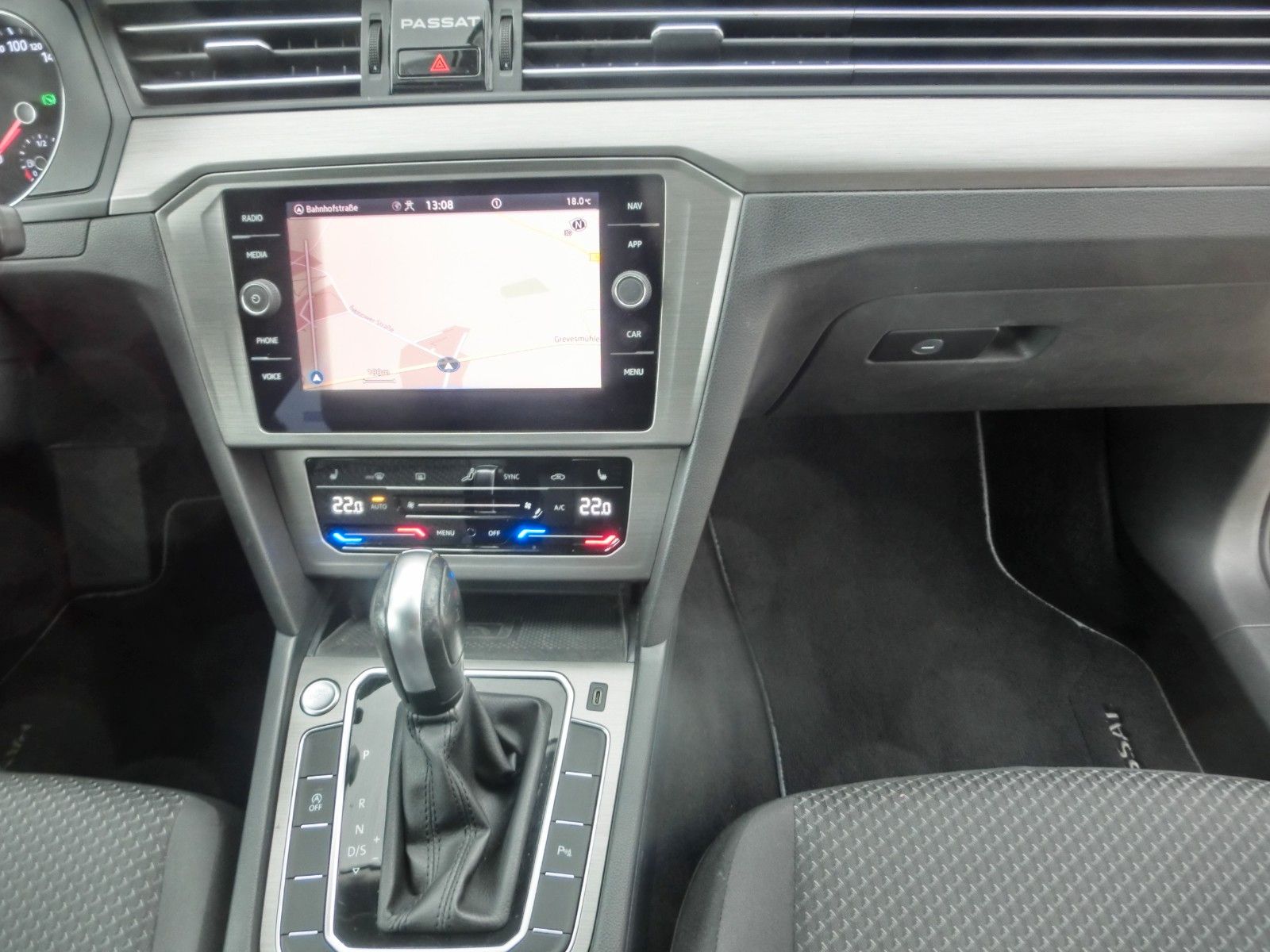 Volkswagen Passat Variant - Samsaru's Car Outlet