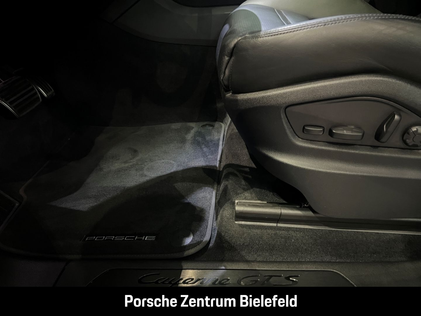 Porsche Cayenne GTS Coupe BOSE Panoramadach InnoDrive
