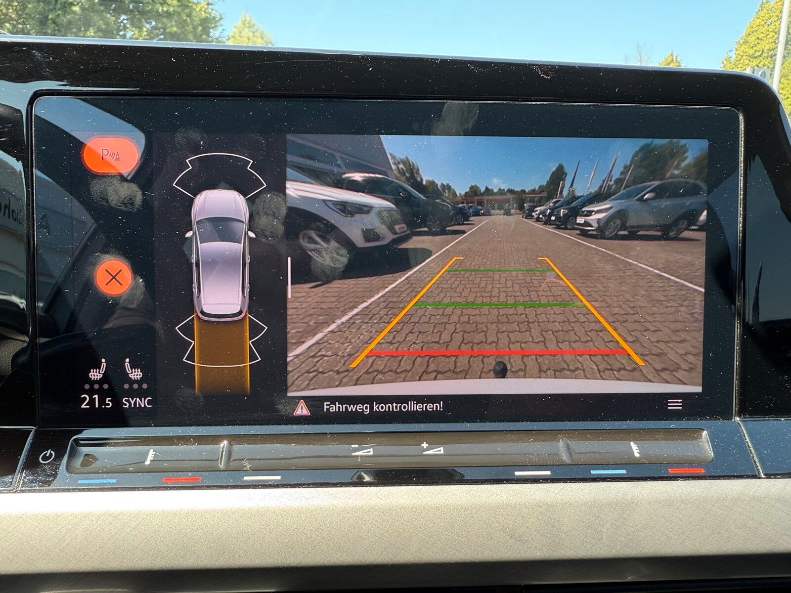 Volkswagen 1.5 eTSI Life - Samsaru's Car Outlet