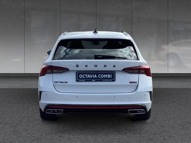 Skoda OCTAVIA COMBI TDI DSG RS - Samsaru's Car Outlet