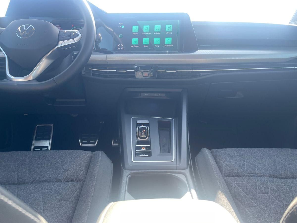 Volkswagen Golf VIII 1.5 eTSI DSG MOVE+ - Samsaru's Car Outlet