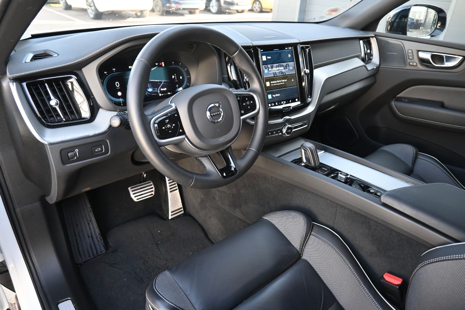 Volvo XC60 B5D AWD R-Design*LUFT*360*H&K*STHZ*HUD*QI