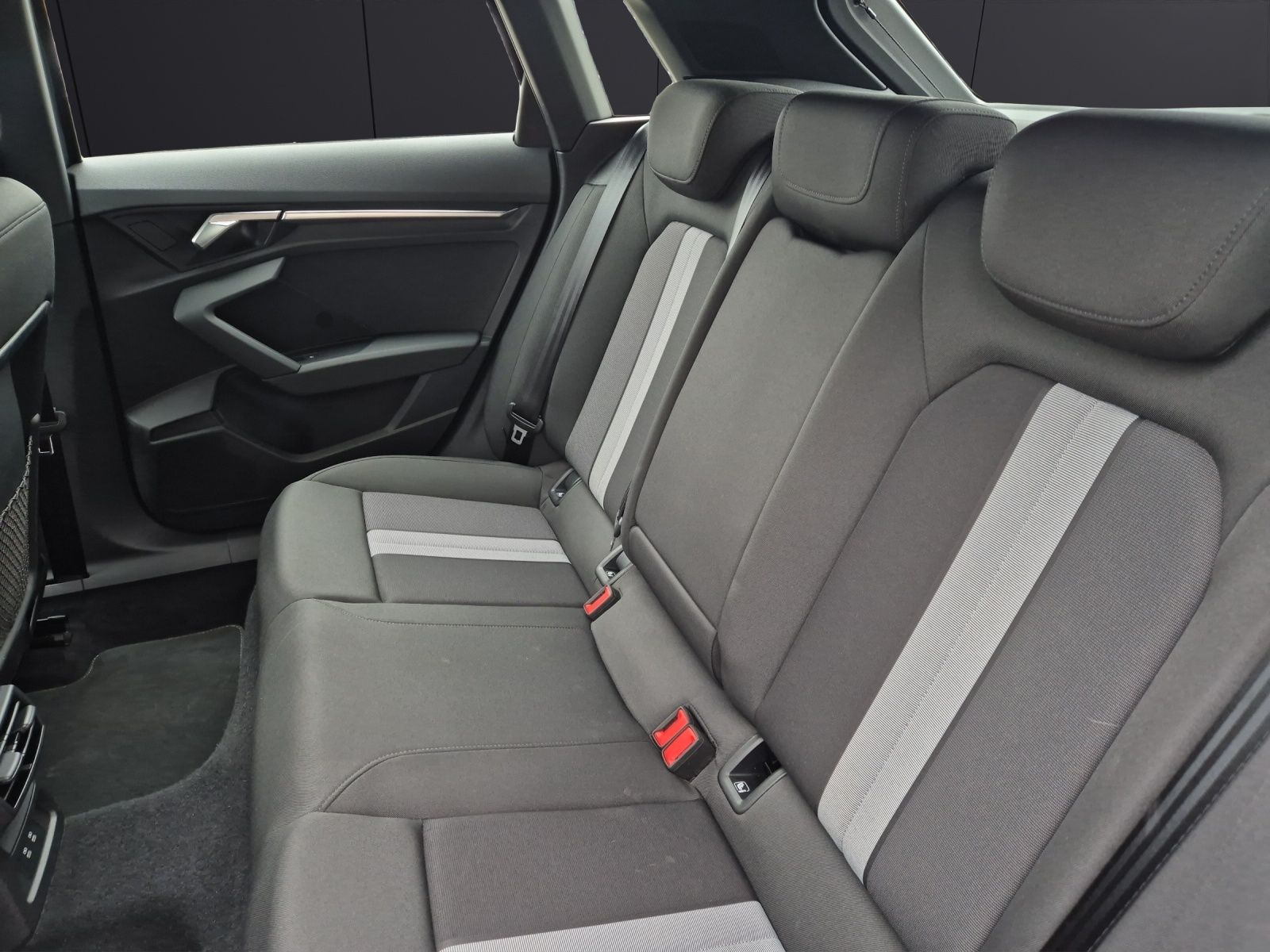 Audi A3 Sportback 35 TFSI S line S-tronic - Samsaru's Car Outlet
