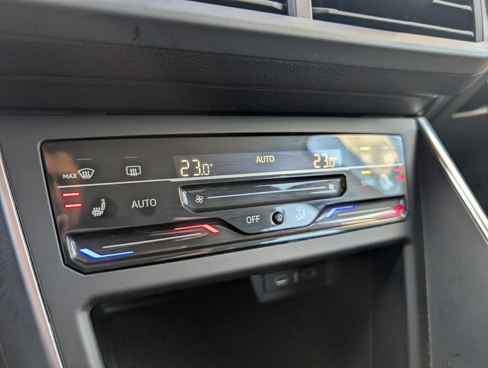 Volkswagen Taigo 1.0 TSI Life - Samsaru's Car Outlet