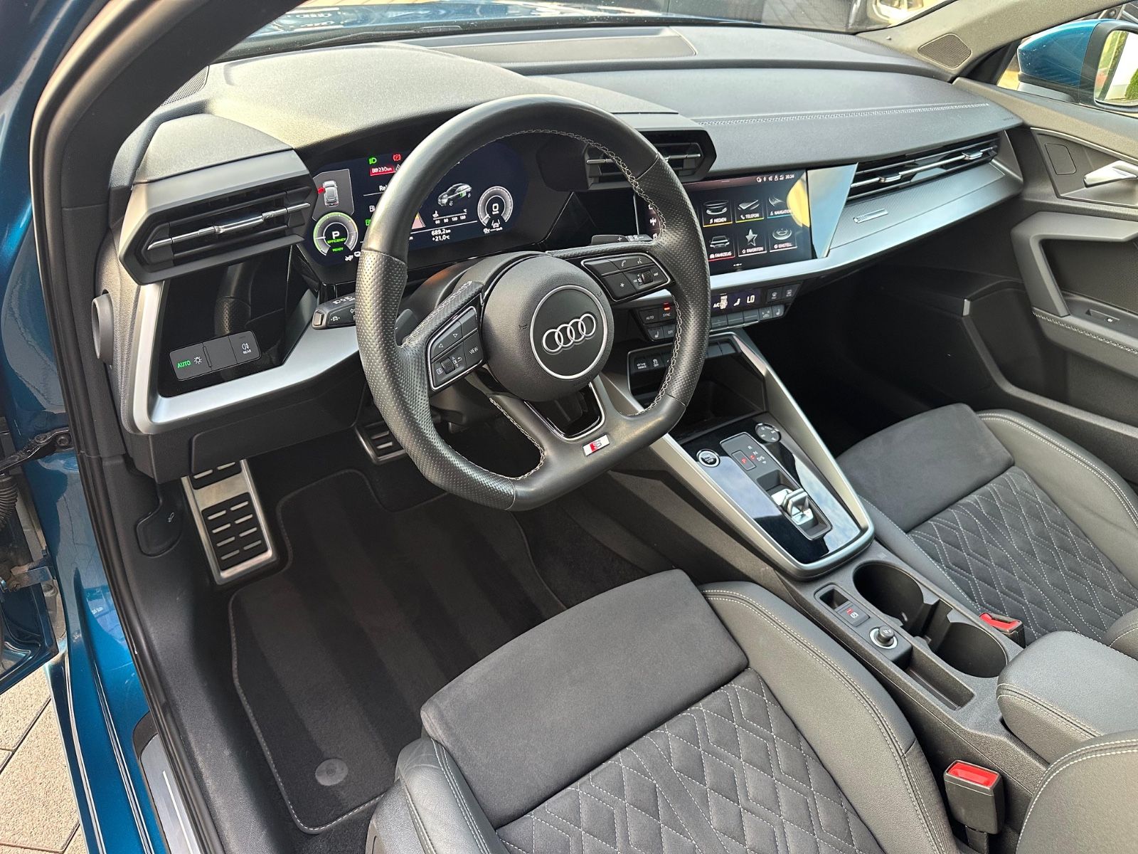 Audi A3 Sportback 40 TFSI e S line - Samsaru's Car Outlet