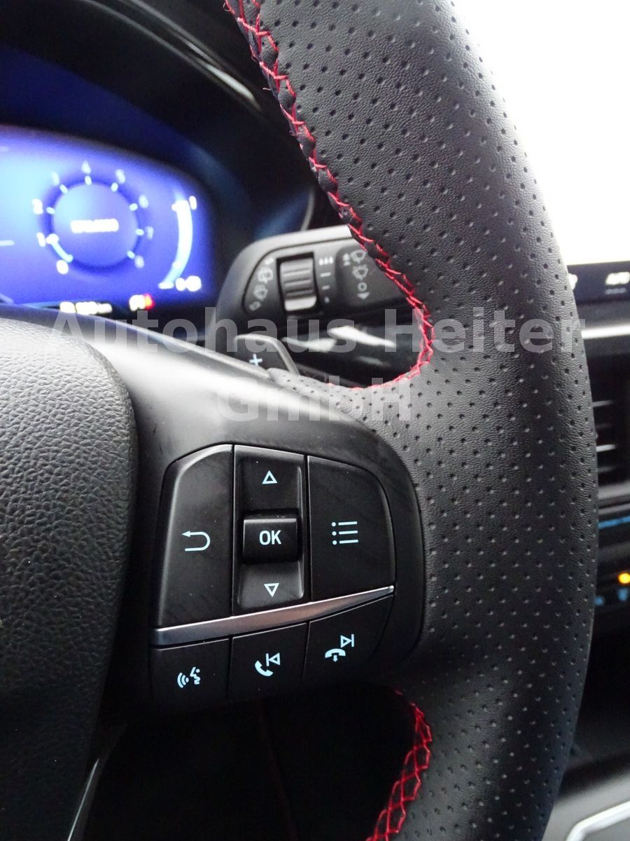 Ford Focus Aut. Turnier ST-Line X / AHK+SYNC4+B&O+ACC