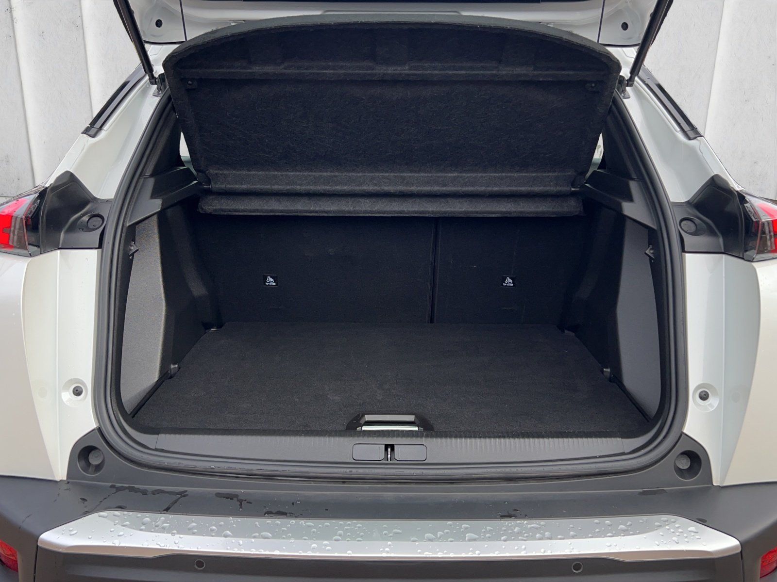 Peugeot 2008 1.2 PureTech 130 Active Pack - Samsaru's Car Outlet