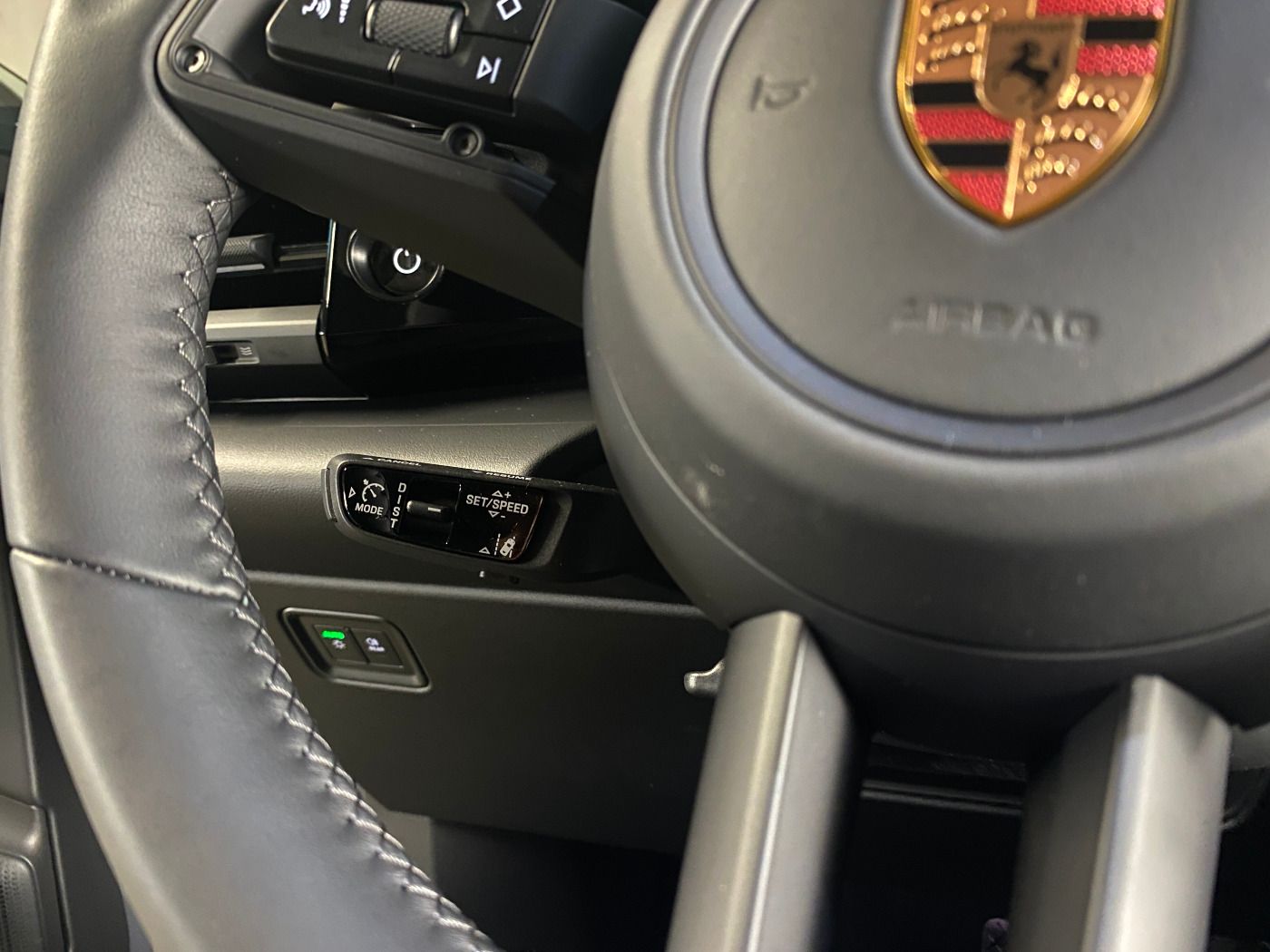 Porsche Macan 4 | Luftfederung | Panorama | BOSE | AHK |