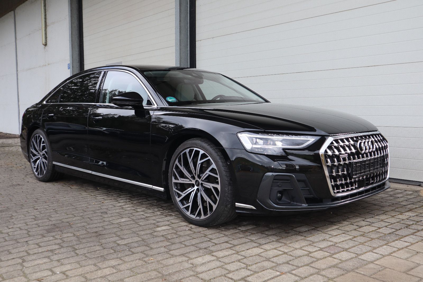 Audi A8L 60 TFSIe lang exclusive - Samsaru's Car Outlet