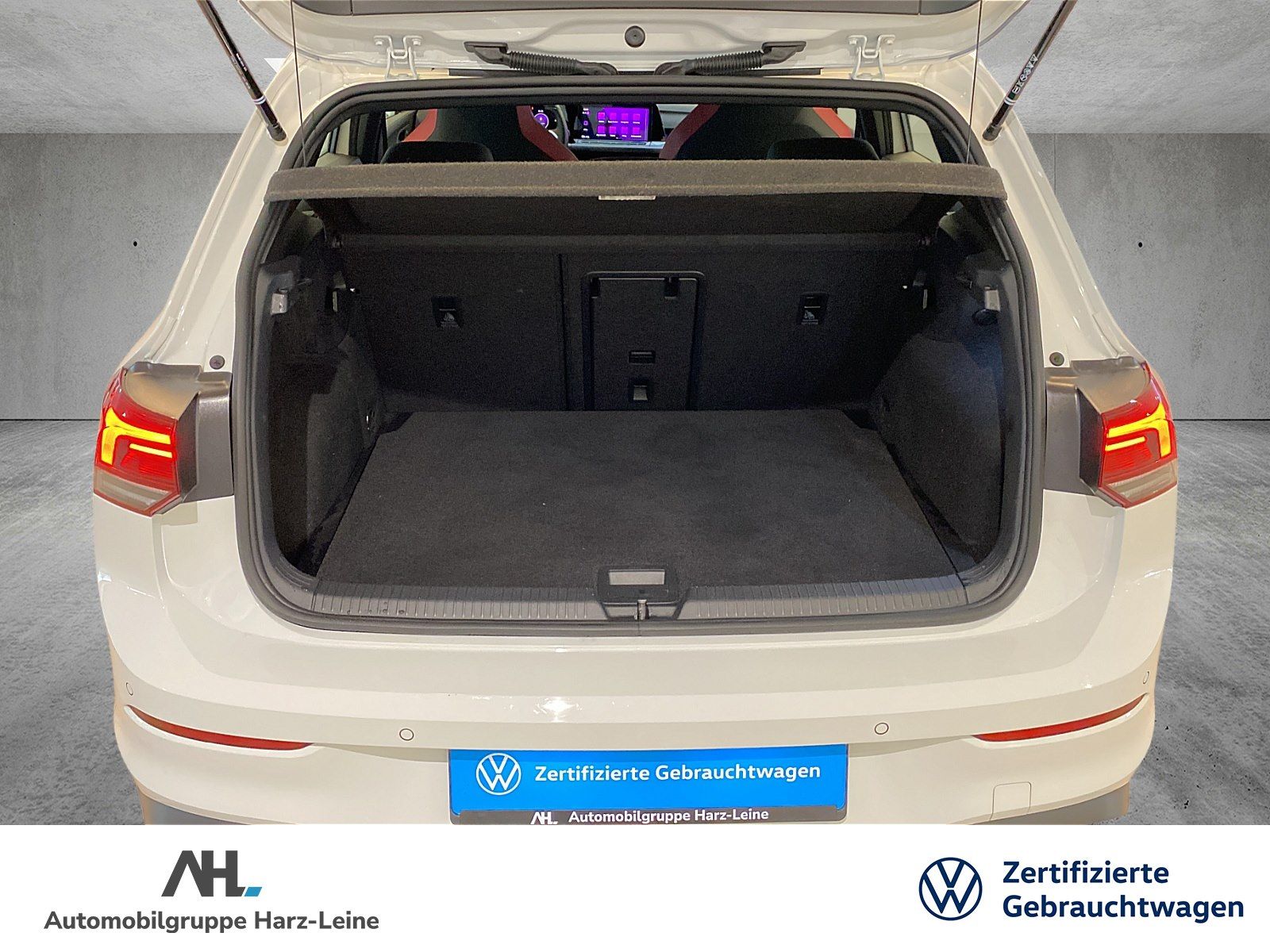 Volkswagen Golf GTI VIII 2.0 TSI DSG - Samsaru's Car Outlet