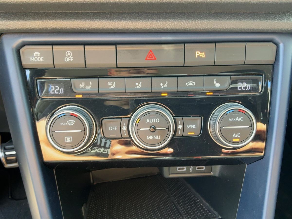 Volkswagen T-Roc 1.5 TSI UNITED - Samsaru's Car Outlet