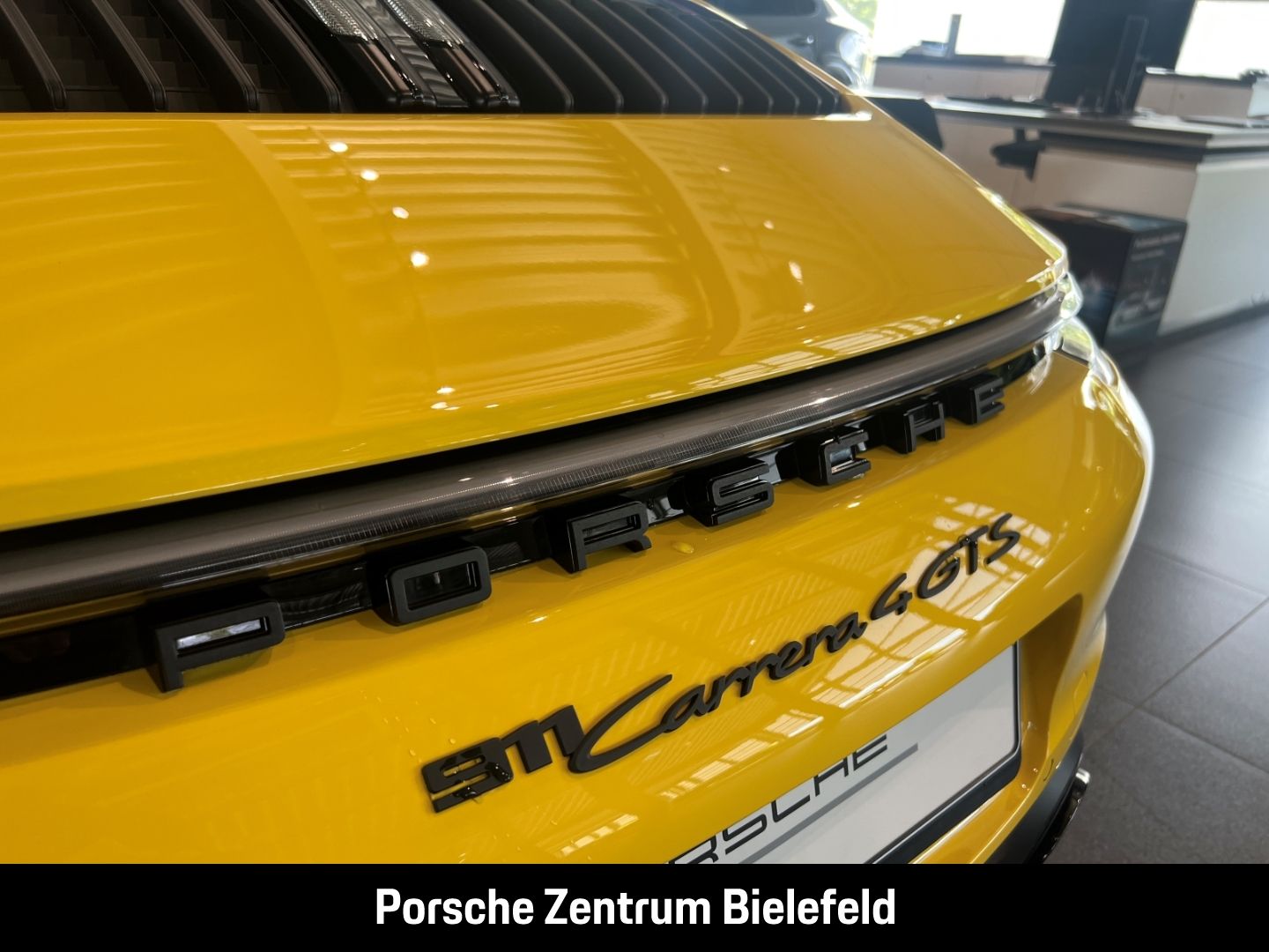 Porsche 992 911 Carrera 4 GTS Cabrio HA-Lenkung LED BOSE