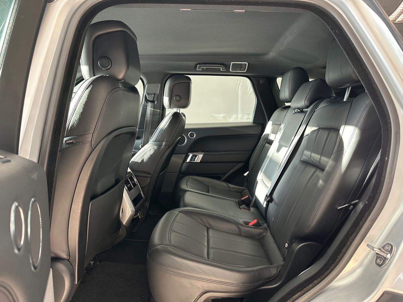 Range Rover Sport 3 - Samsaru's Car Outlet