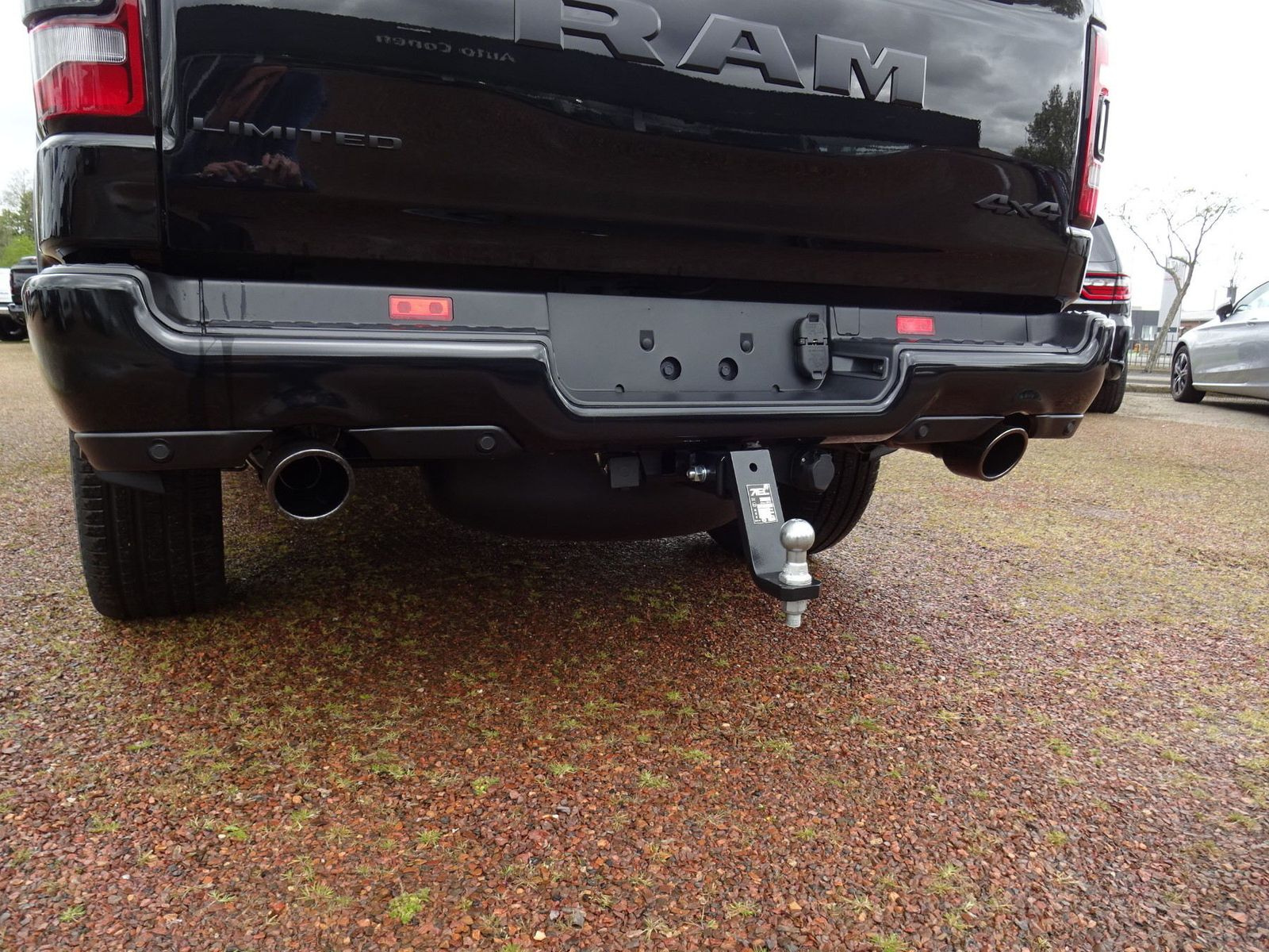 Dodge RAM Limited Night Edition 5.7L V8 HEMI Crew Cab