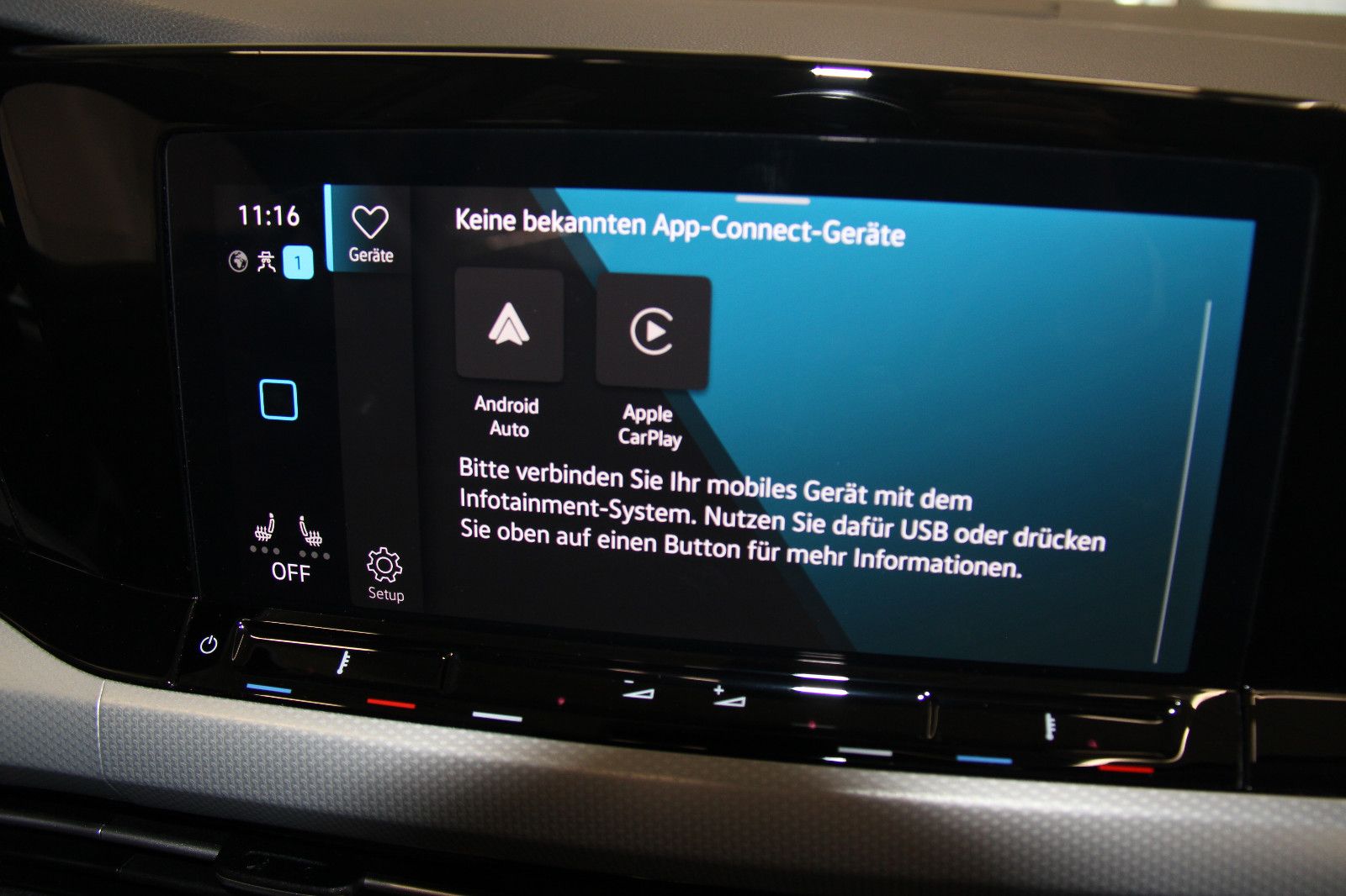 Volkswagen Golf 8 Variant 1.5 eTSI DSG - Samsaru's Car Outlet