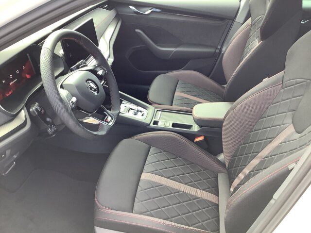 Skoda OCTAVIA COMBI TDI DSG RS - Samsaru's Car Outlet