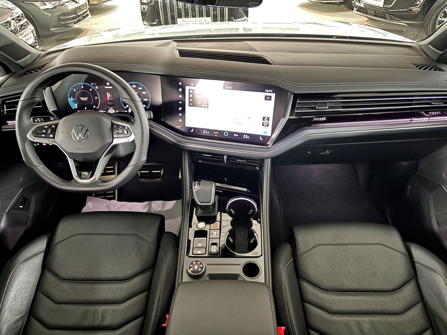 Volkswagen Touareg 3.0 TDI 4Motion R-Line ACC IQ.LIGHT PANO