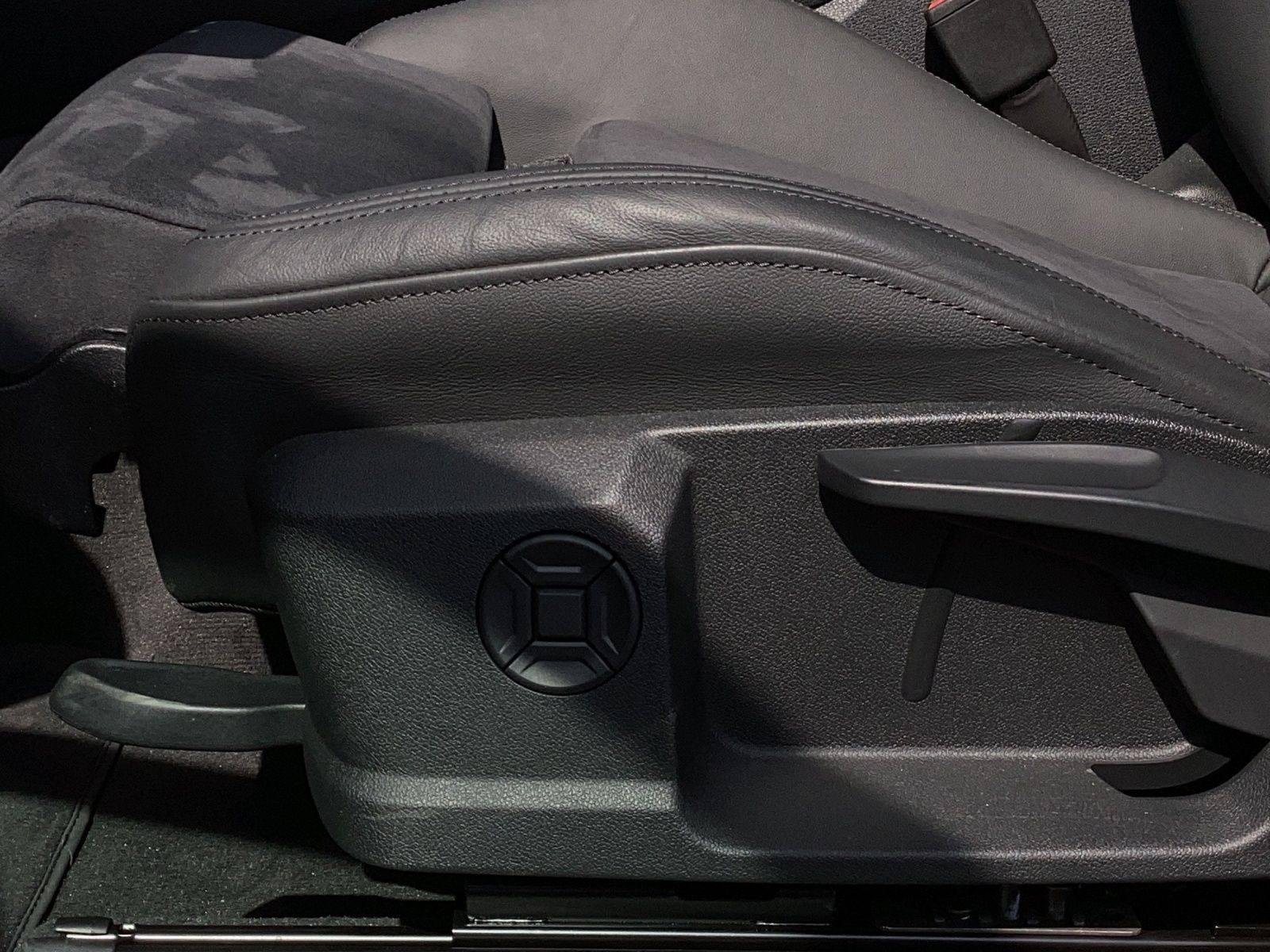 Audi Q3 40 TFSI Q ADVANCED - Samsaru's Car Outlet