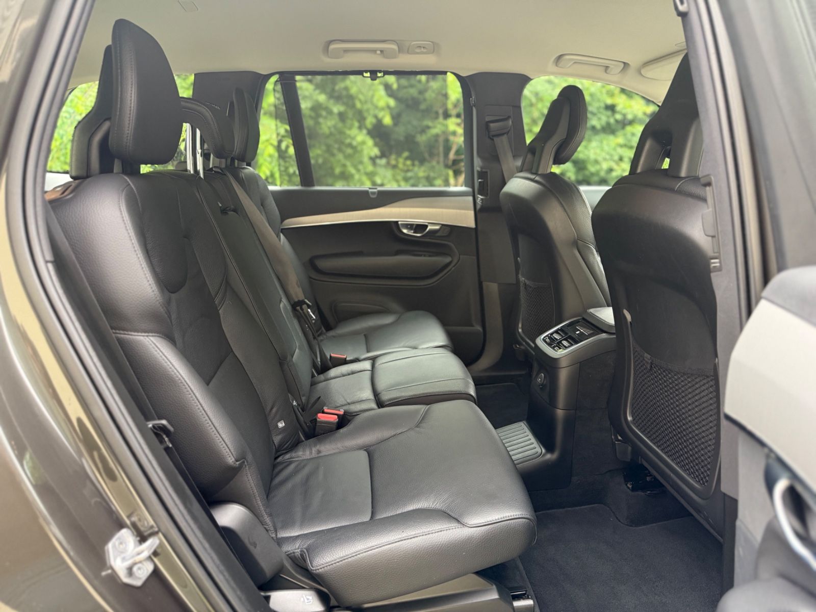 Volvo XC 90 T8 Inscription - Samsaru's Car Outlet