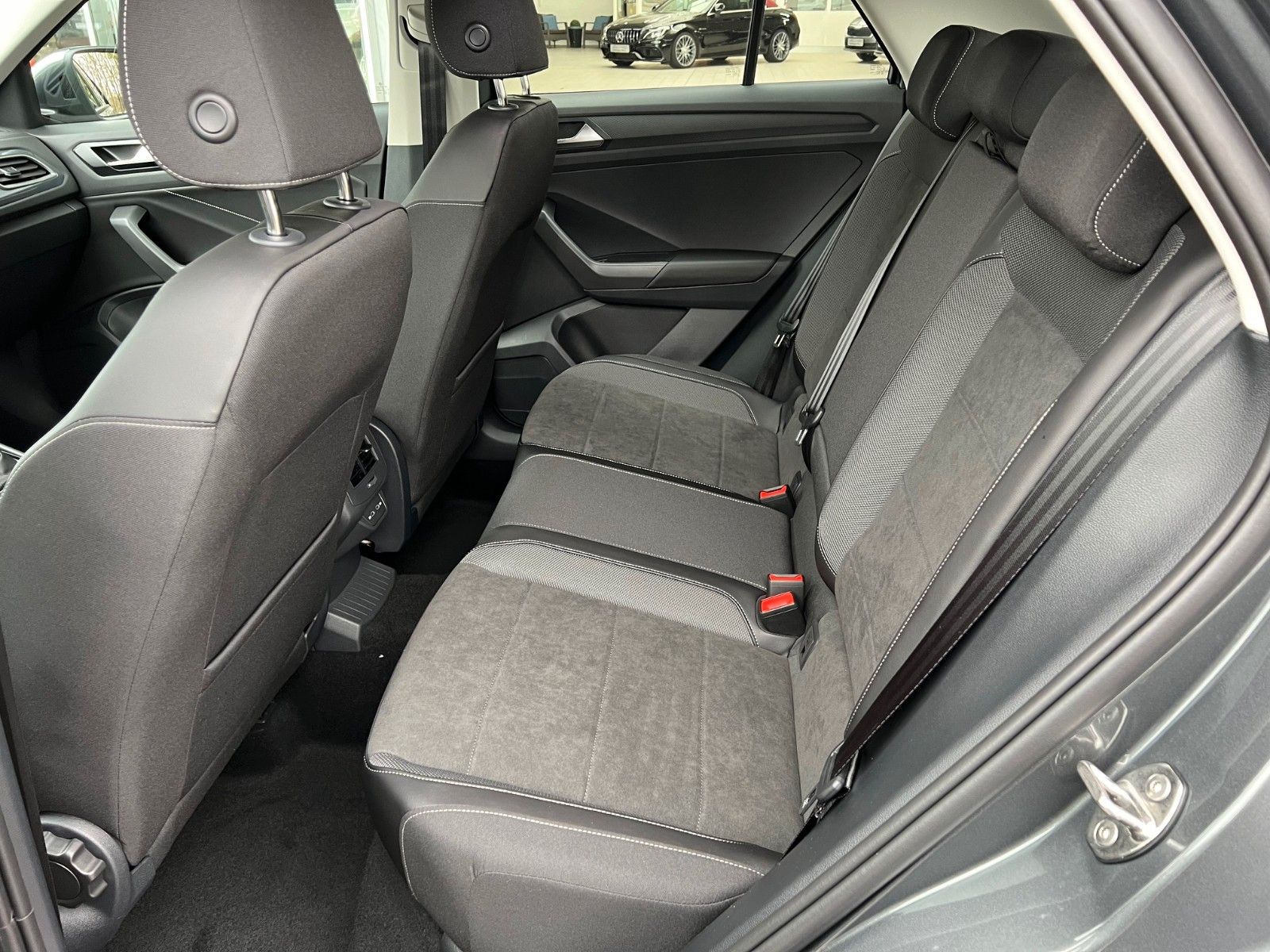 Volkswagen T-Roc Style 2.0TDI DSG - Samsaru's Car Outlet