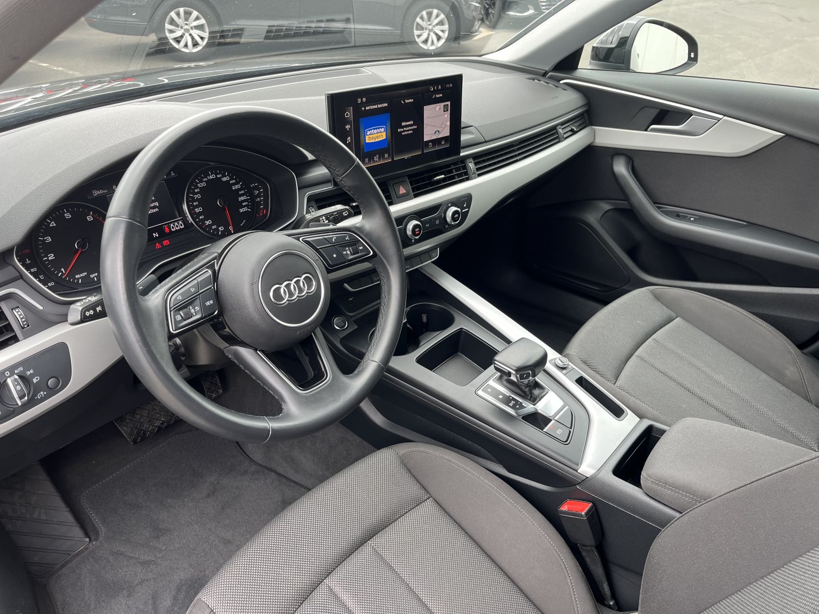Audi A4 Avant 35 2.0 TFSI S-Line - Samsaru's Car Outlet