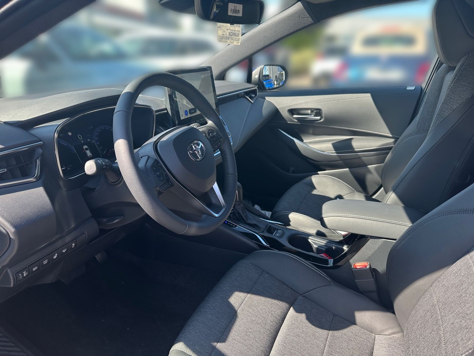 Toyota Corolla 1.8 l-5-Türer Hybrid Team - Samsaru's Car Outlet