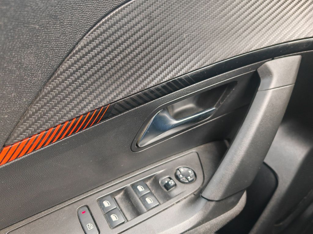 Peugeot 2008 e-2008 ELEKTRO - Samsaru's Car Outlet