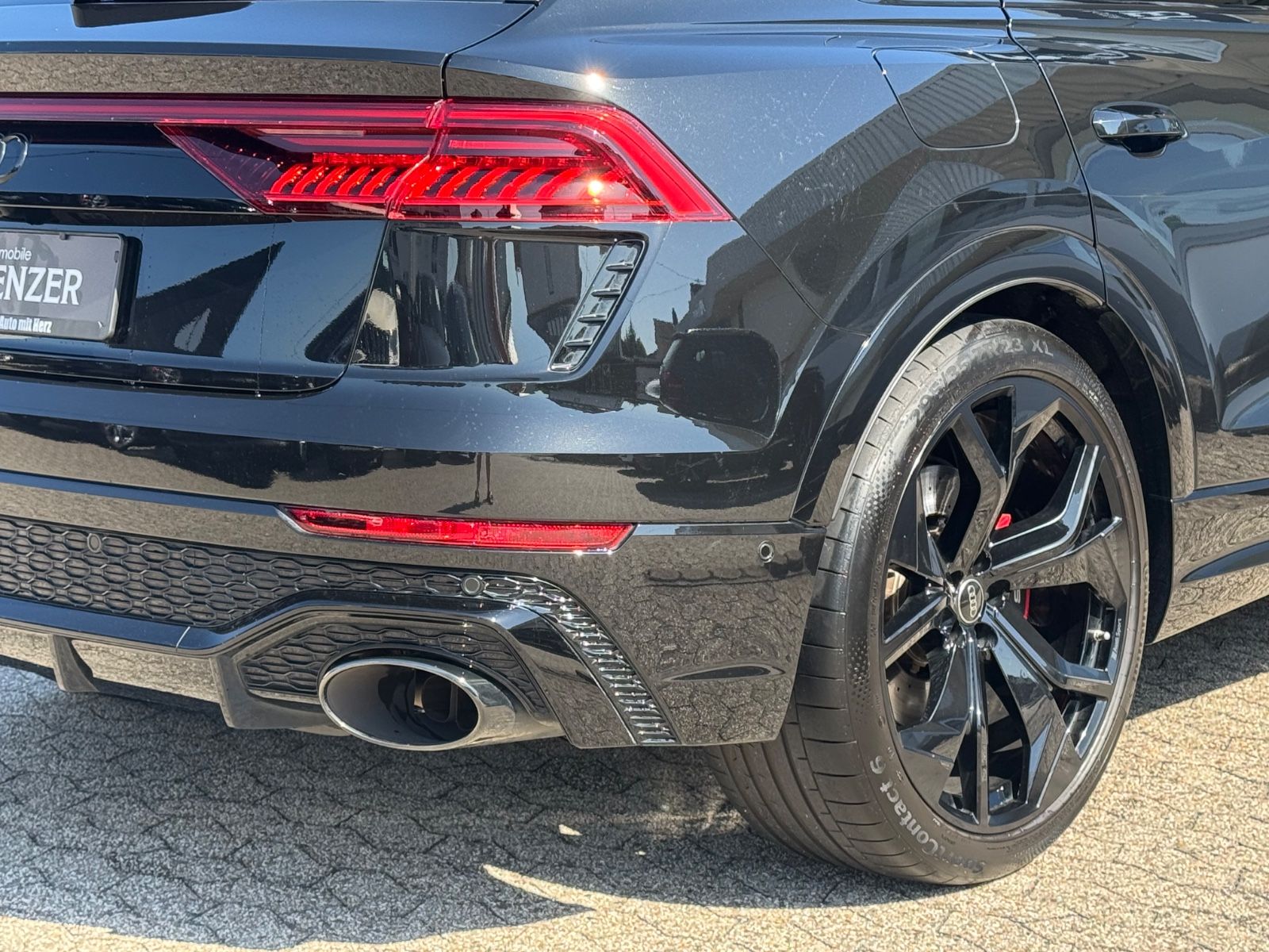 Audi RSQ8/HD-Matrix/PANO/AHK/23"/StdHeiz/BLACK/360°/