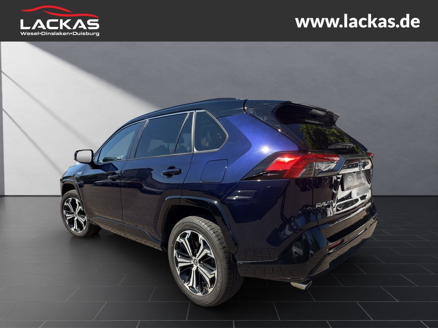 Toyota RAV 4 Plug-In Hybrid 4x4 - Samsaru's Car Outlet