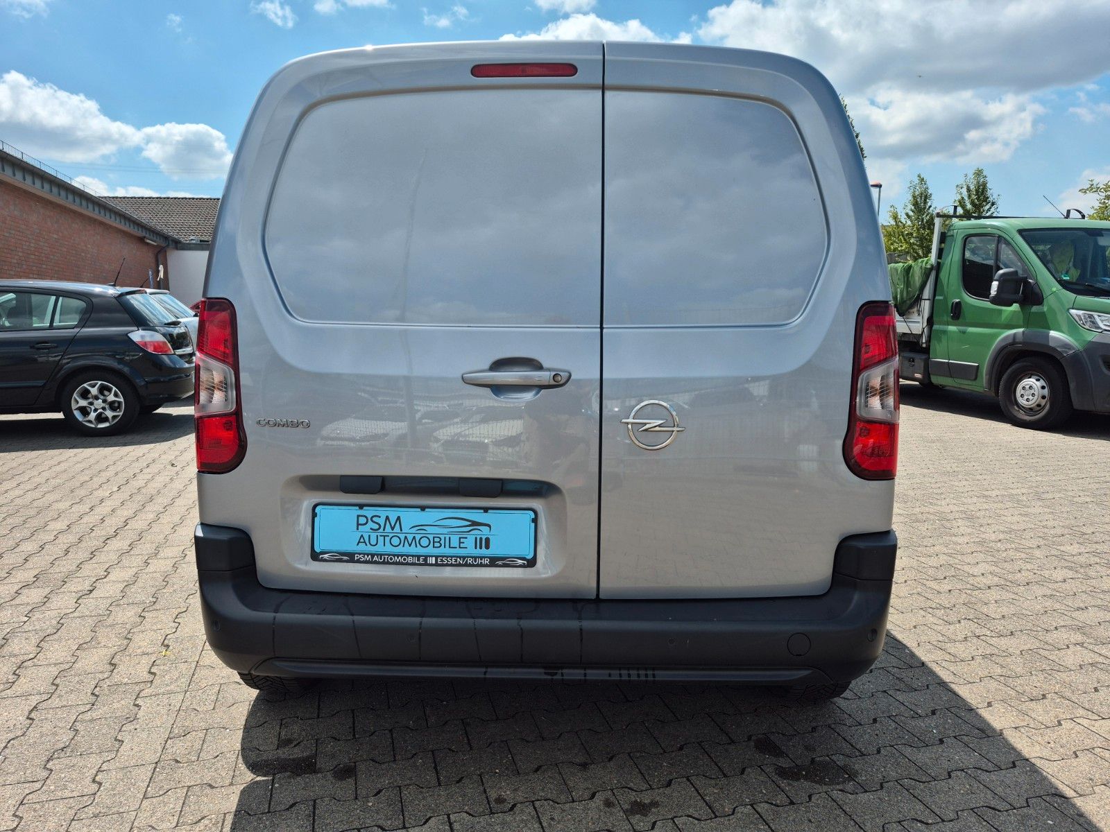 Opel Combo E Cargo Edition - Samsaru's Car Outlet